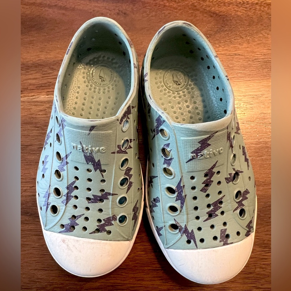 Native Shoes - Jefferson Slip-On - Toddler Size 7 -
Green with Lightening Bolt